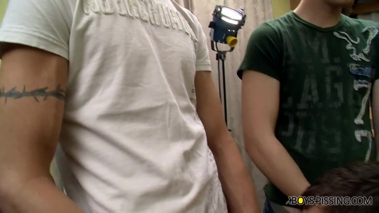 Chris Porter Piss Gangbang - Chris Porter Orgy - Boys-Pissing