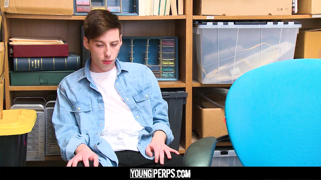 YoungPerps - Dumb twink criminal blows a hung cop