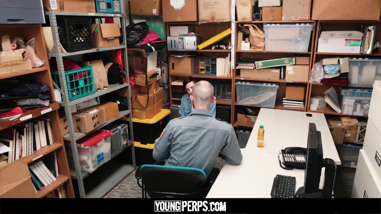 YoungPerps - Dumb twink criminal blows a hung cop