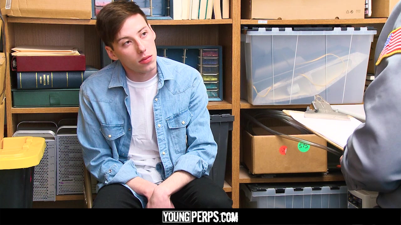 YoungPerps - Dumb twink criminal blows a hung cop