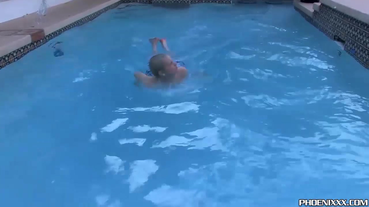 Gay husbands fuck while wives are absent