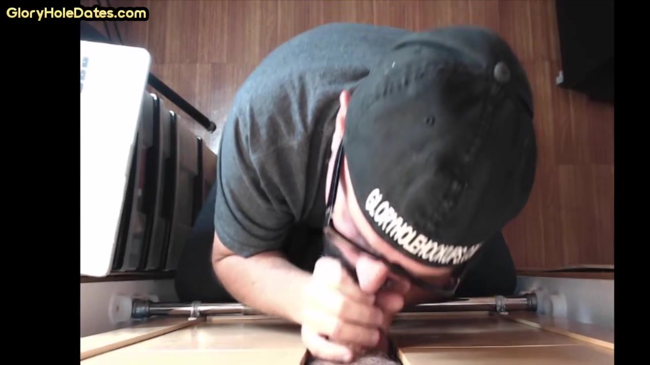 Cum loving gaydaddy sucks cock in homemade gloryhole video