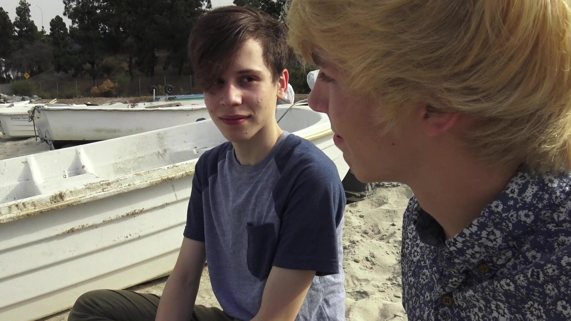 Blond 8teenBoy Jamie Ray takes uncut twink Devin Lewis raw