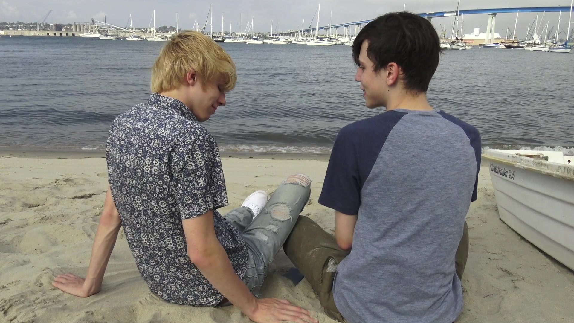 Blond 8teenBoy Jamie Ray takes uncut twink Devin Lewis raw