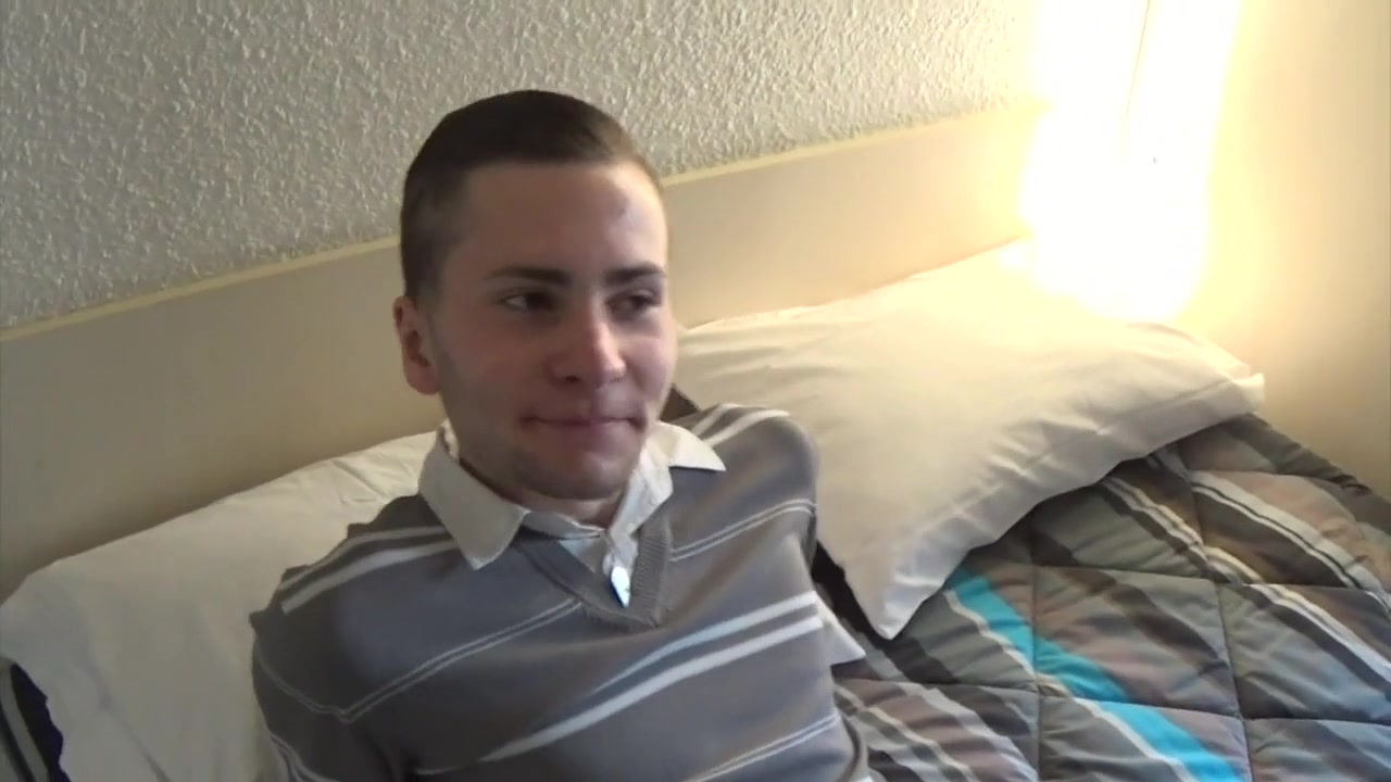 Theo Berry fucks a sexy twink 20 years old - CrunchBoy