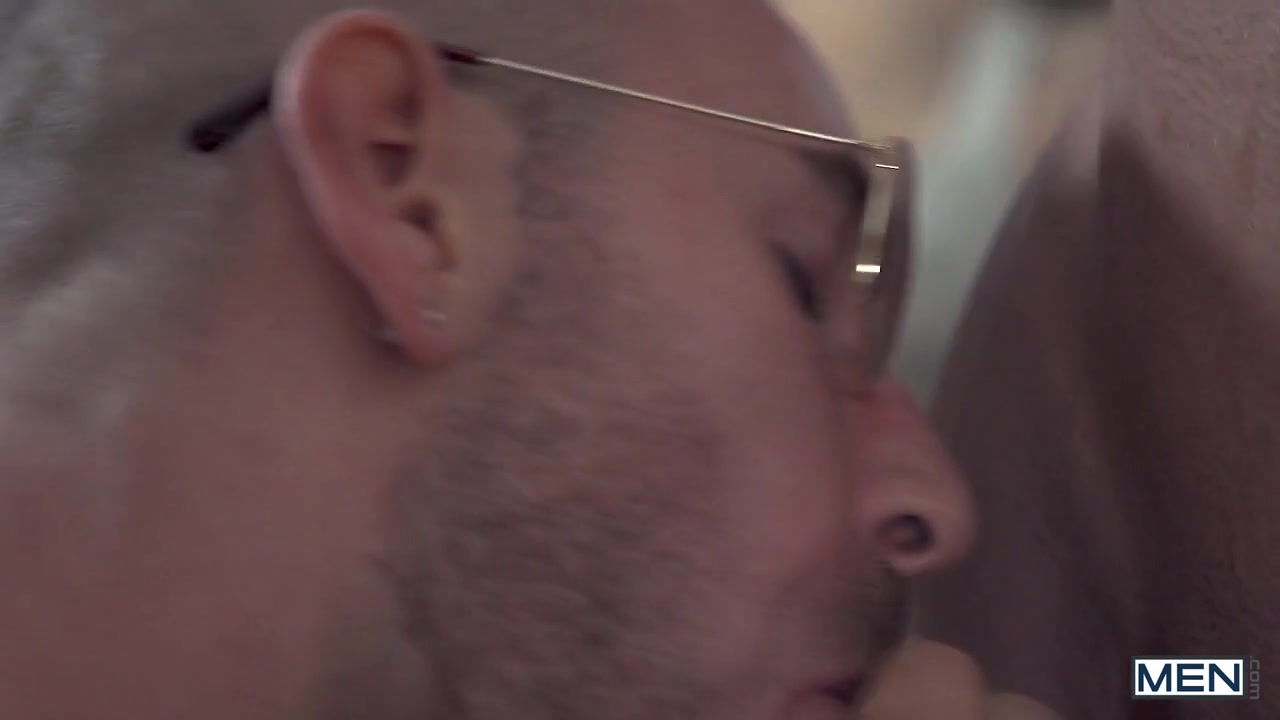 Shawn Hardy William Seed in Just A Trim - Str8ToGay
