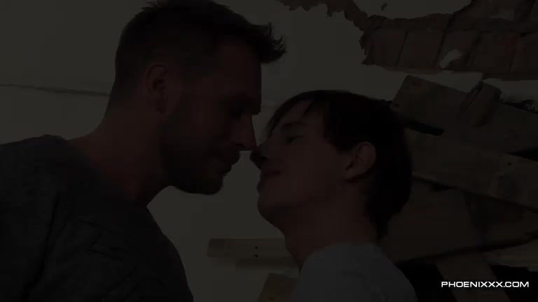 Buff gay dude shows his big hard dick to a horny twink