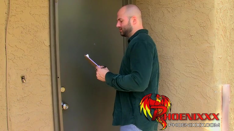 David Chase prepares Hunters ass for a cock with his tongue