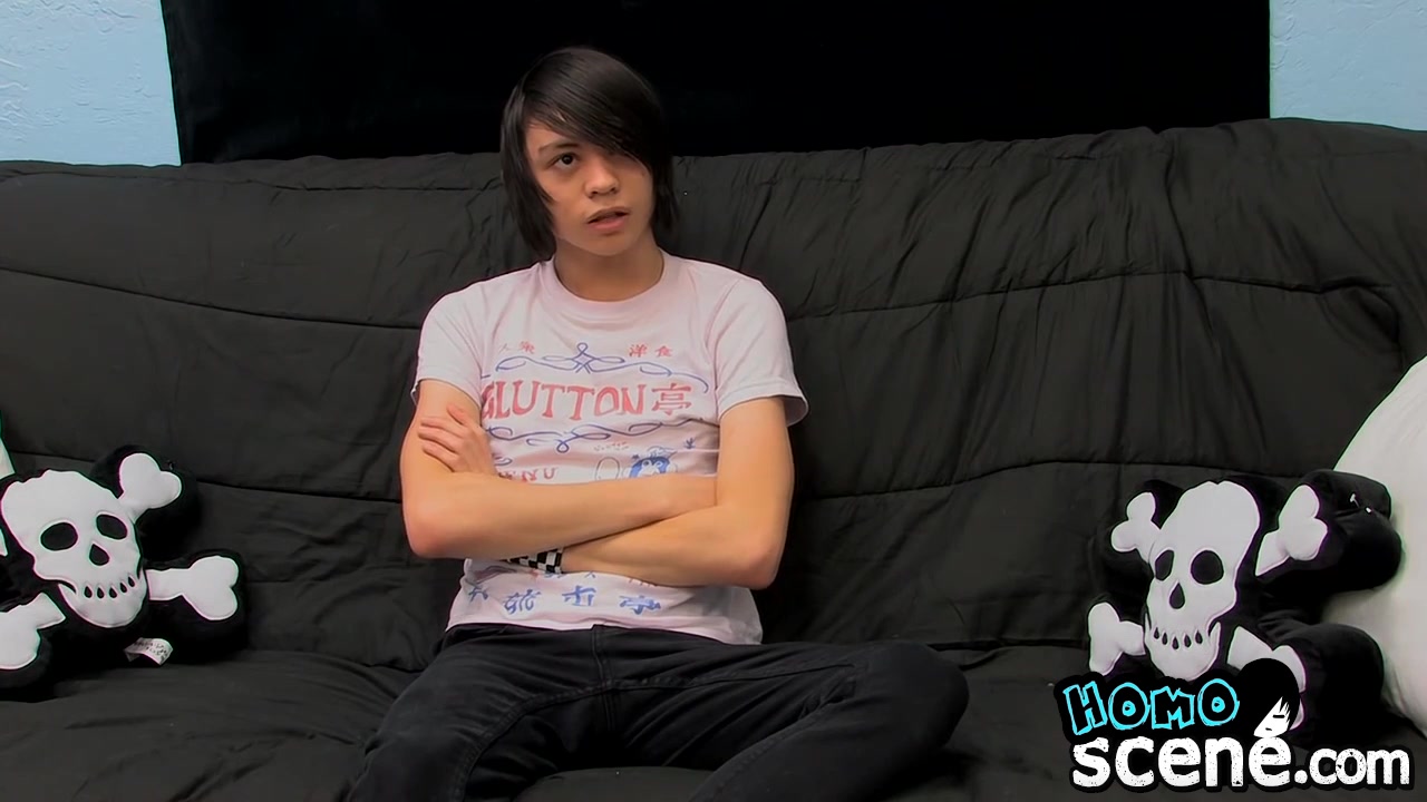 Roxy Red in Emo Twink Roxy Red Enjoys A Glass Dildo While He Wanks - HomoScene