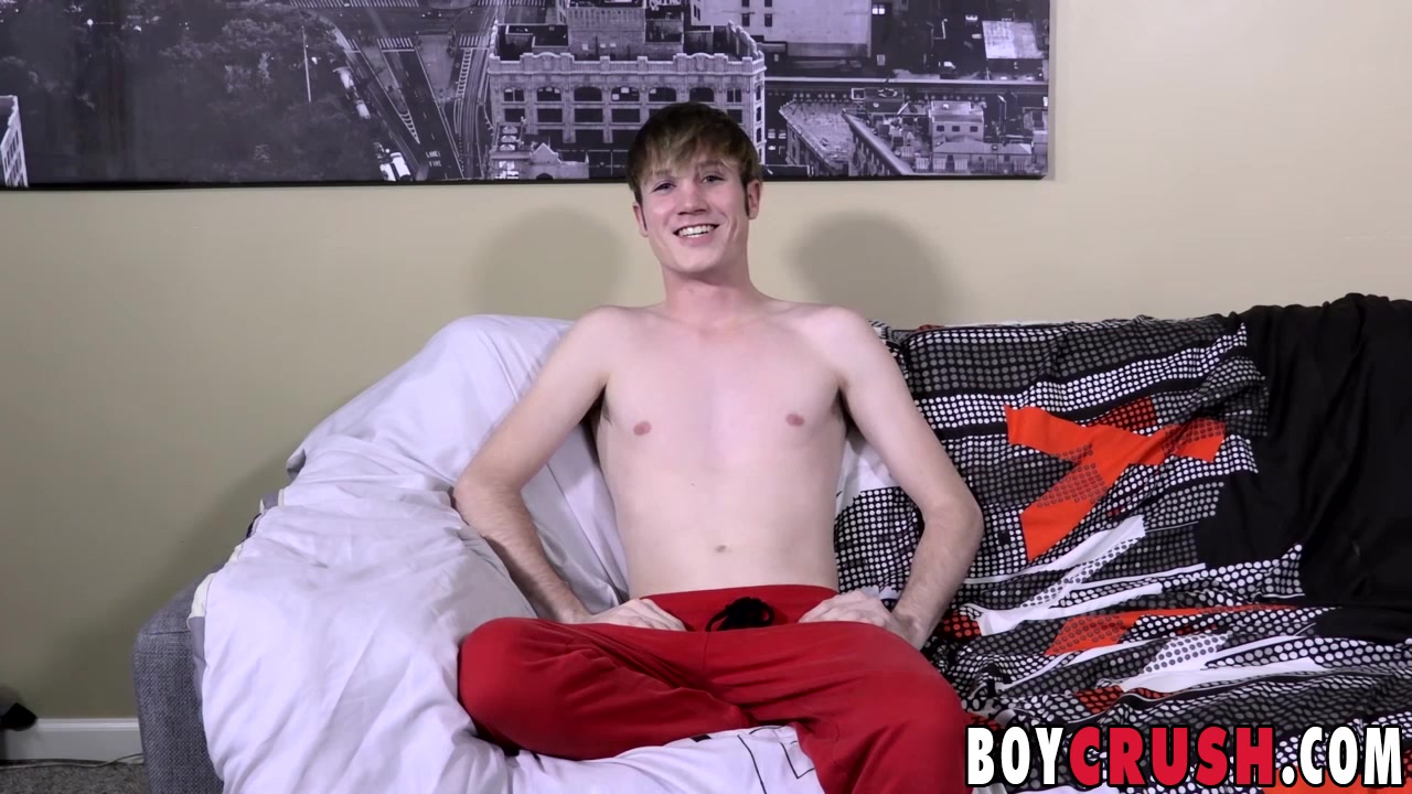 Jasper King in Sex starved Jasper King enjoys his special solo time - BoyCrush