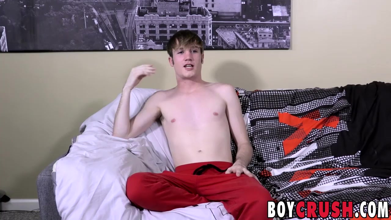 Jasper King in Sex starved Jasper King enjoys his special solo time - BoyCrush
