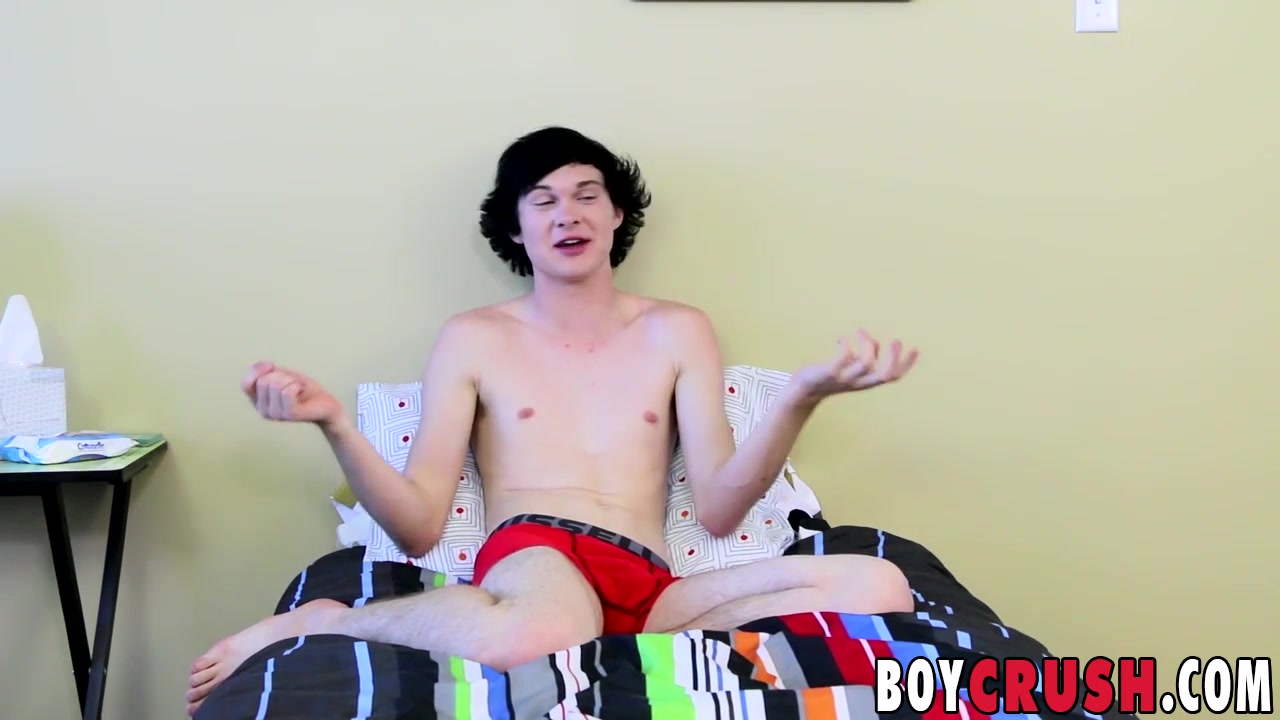 Justin Cummings in Good looking Justin Cummings thugs his big schlong solo - BoyCrush