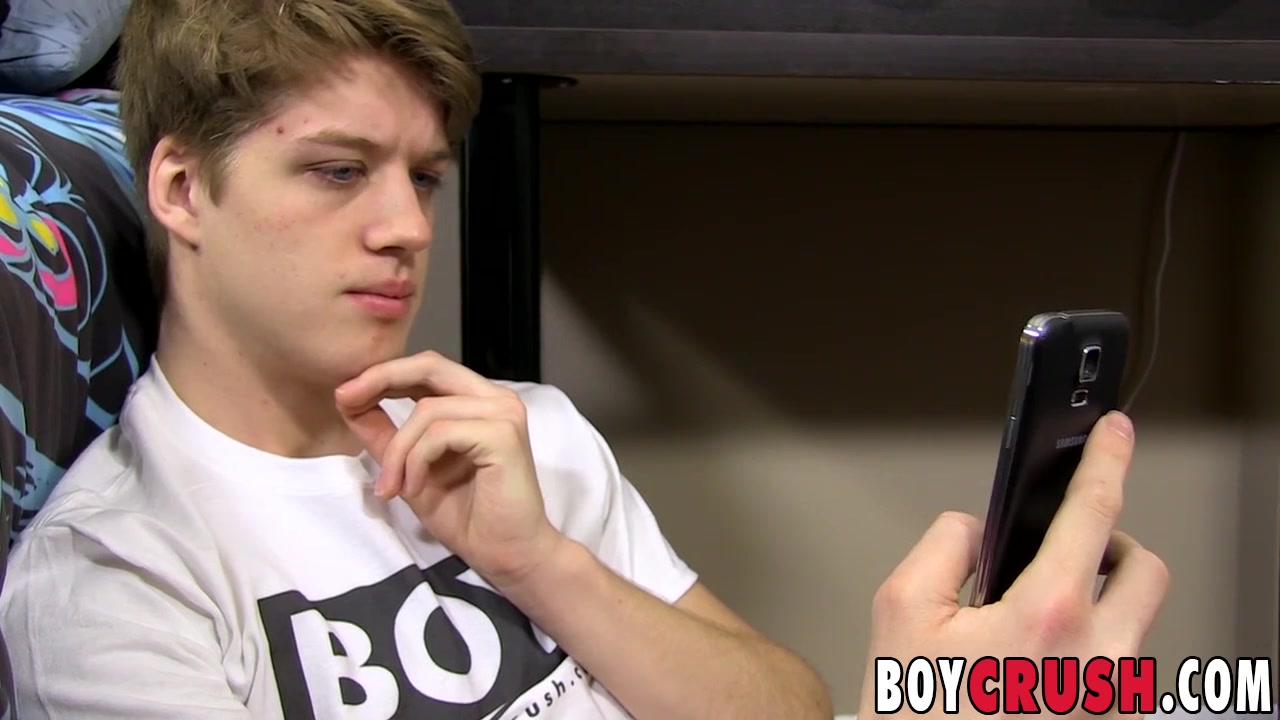 Alex Grahamson in Lusty knob jockey Alex Grahamson wanks it like a pro - BoyCrush