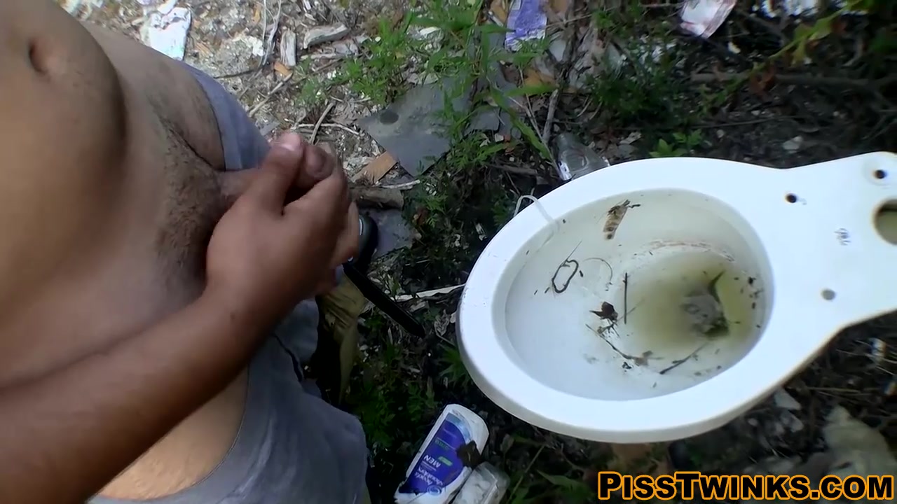 Ivan Paynter Keef JohnsonRico Stone in Rico Stone has hardcore pissing threesome with his friends - PissTwinks