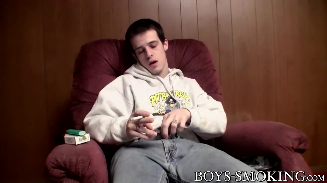 Brian Strowkes in Deviant twink Brian Strowkes smokes and strokes like a pro - BoysSmoking