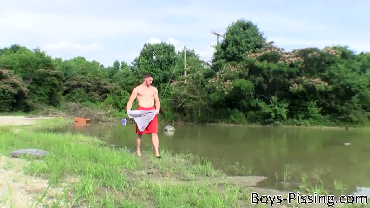 Elijah Knight in Muscled jock Elijah Knight is pissing and stripping outdoors - BoysPissing