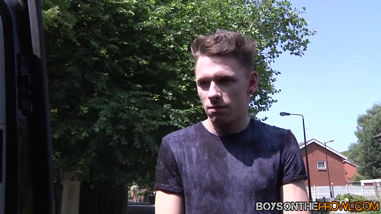 Reece Bentley Sean McKenzie Oscar Roberts in Little slave bitch Oscar Roberts enjoys being anallized - BoysOnTheProwl