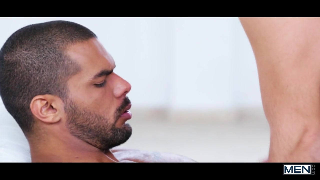 Lucas Fox Robbie Rojo in The Parlor 1 - DrillMyHole