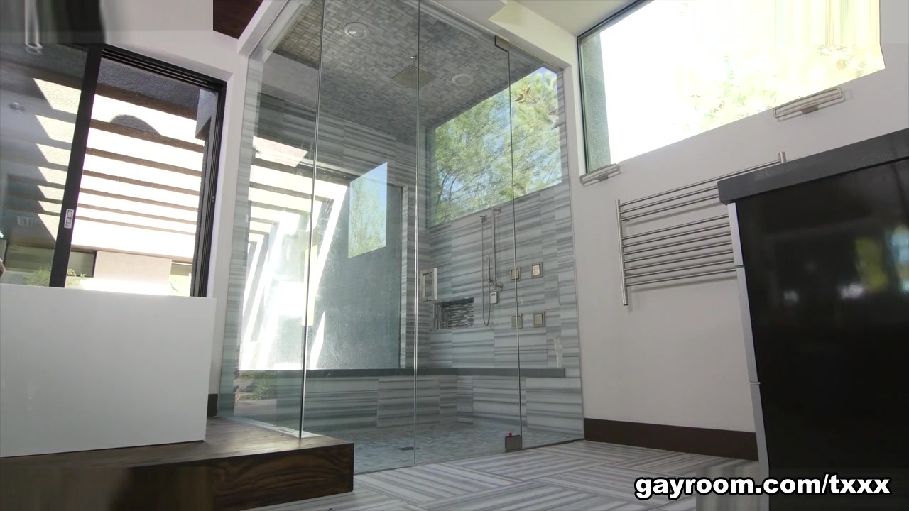 Ian Greene & Blake Carson in Bath Bait - GayRoom