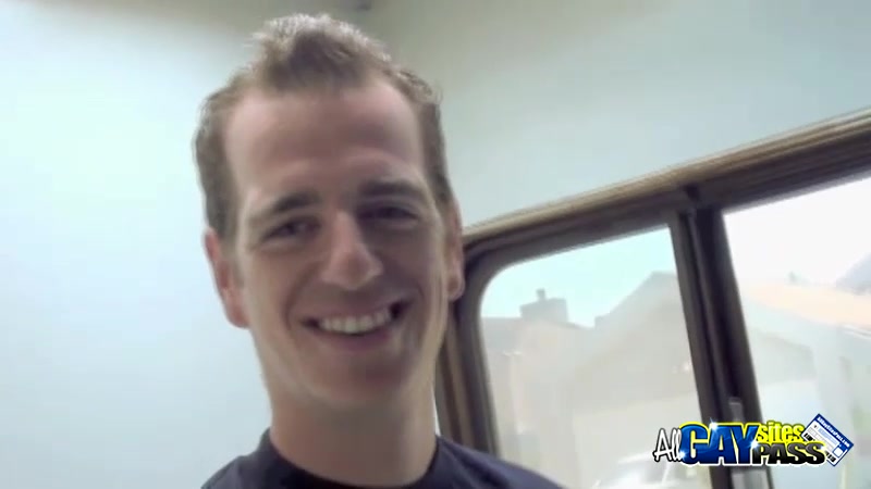 Chad Diamond Works His Cock Off