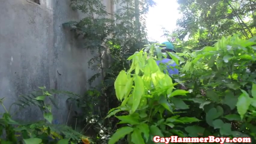 Black hung amateur twunk jerksoff outdoors