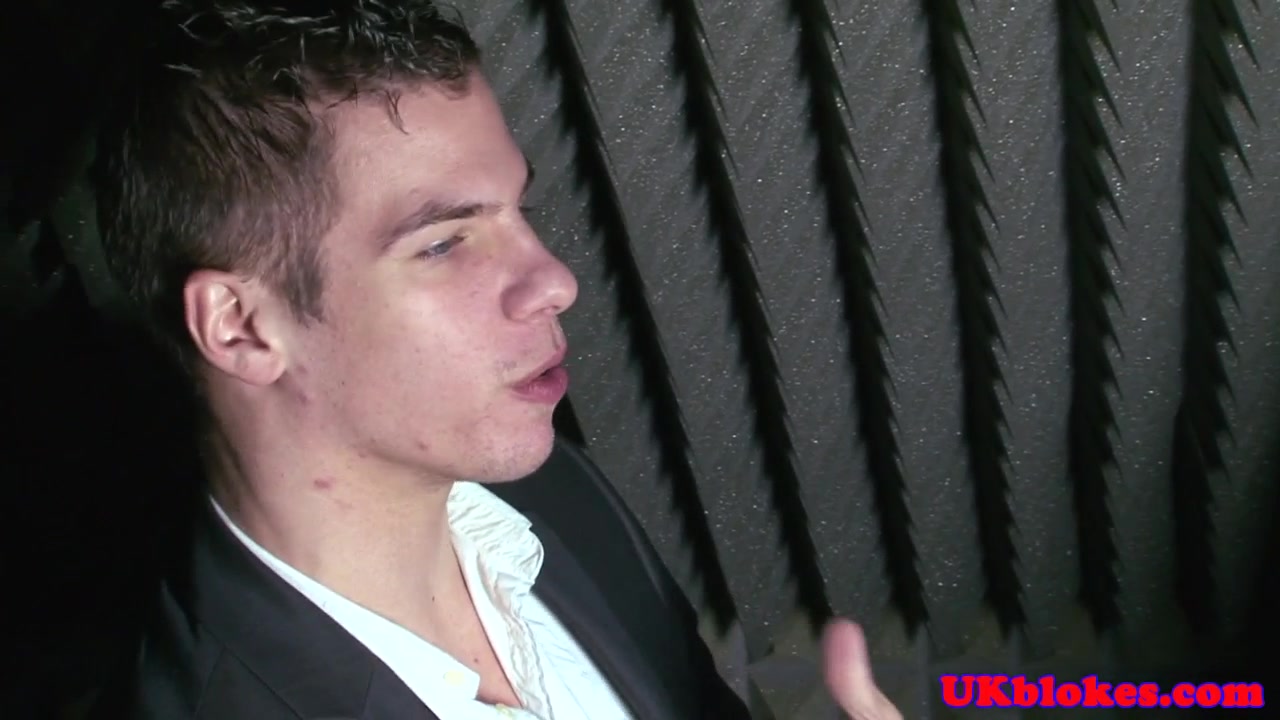 Ripped british hunk bangs nipplepierced jock