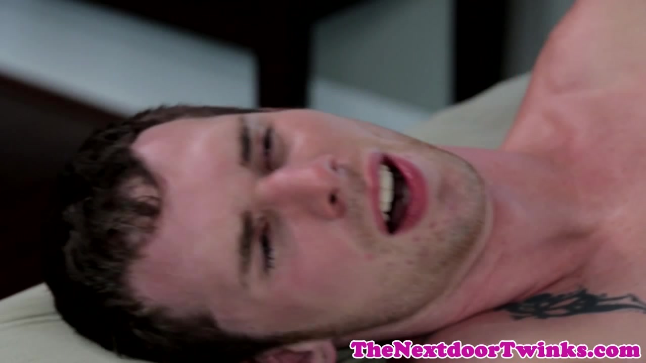 Analized twink enjoying cocksuck session