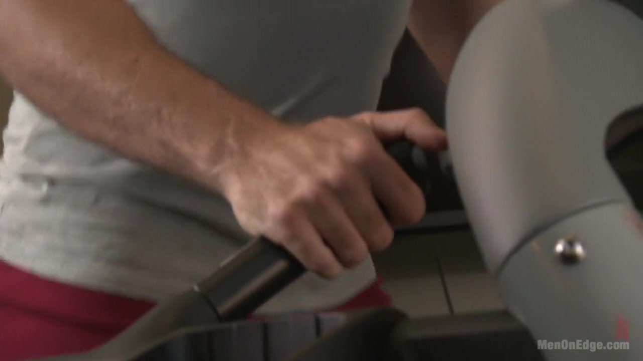 Big cock stud gets edged in the gym