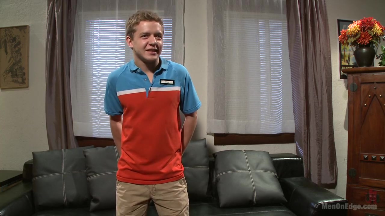 Pizza boy with ripped abs gets fucked with The Shockspot