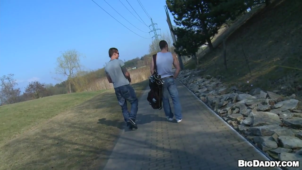 Bareback Sex on the Golf Course - OutInPublic