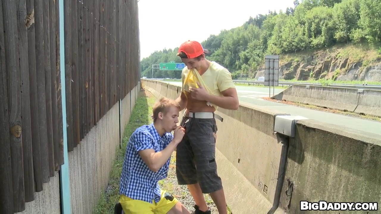 Anal-Sex In Open Field - OutInPublic