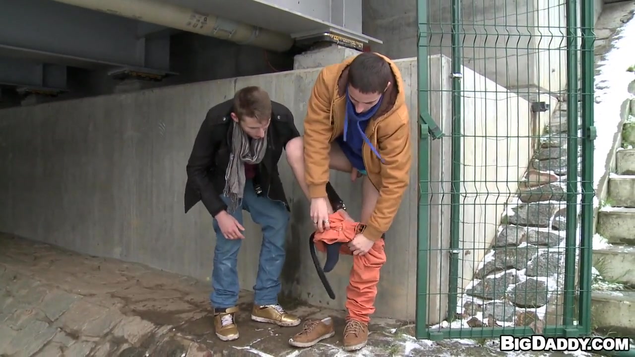Two Sexy Hunks Fuck Outdoors For Money - OutInPublic