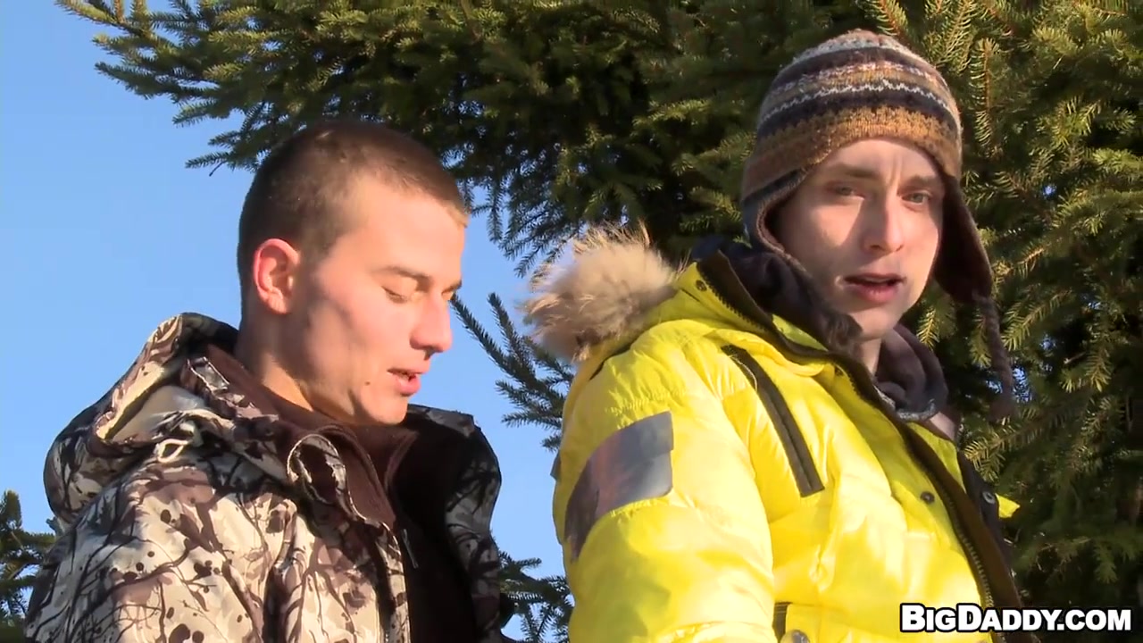 Snow Bunnies Anal Sex - OutInPublic