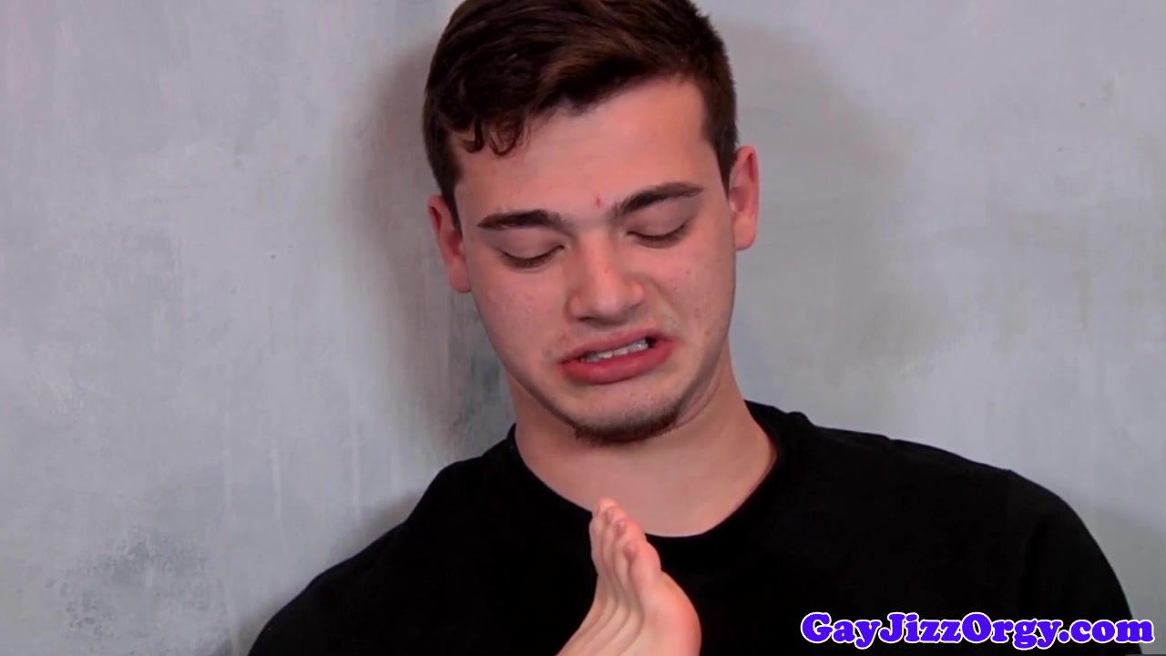 Hunky bear sucking cock with twinks in group