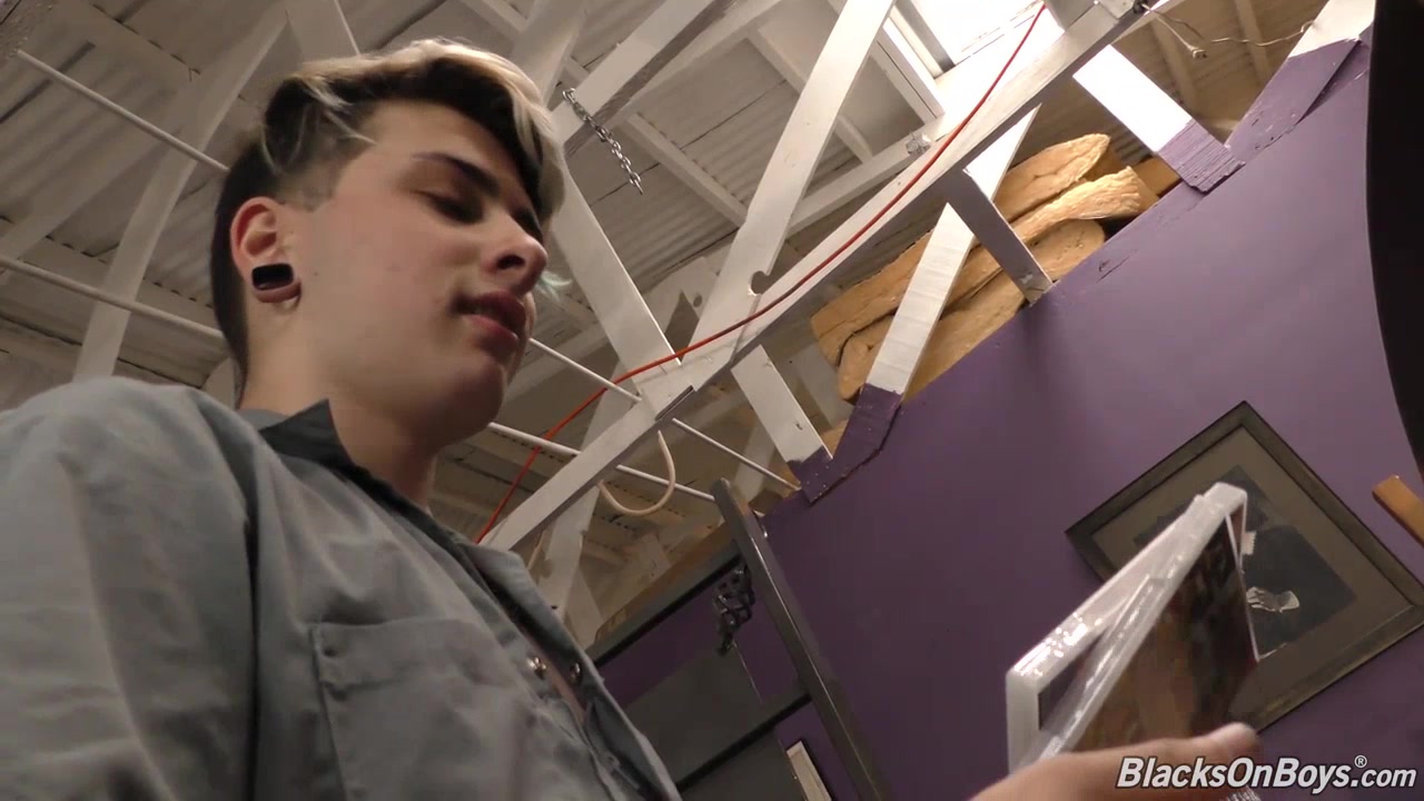 White emo guy gets nailed by a black man