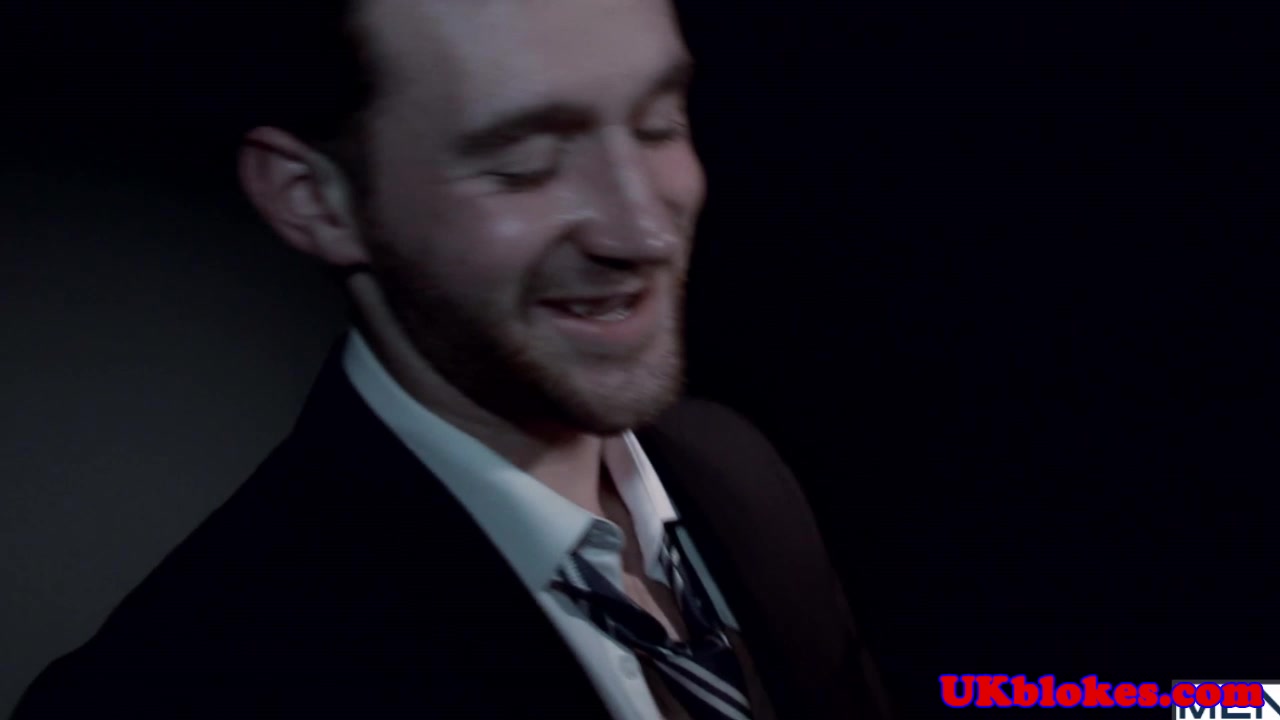 British buff hunk cockriding before cumshot