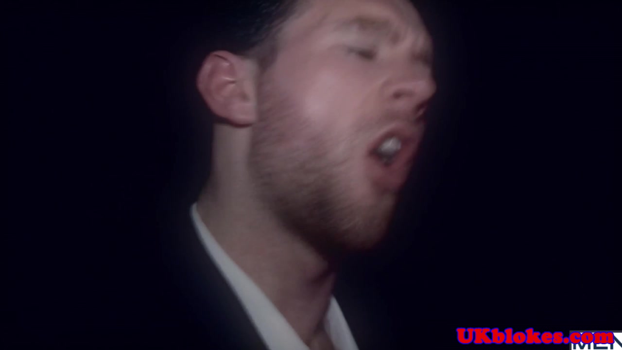 British buff hunk cockriding before cumshot
