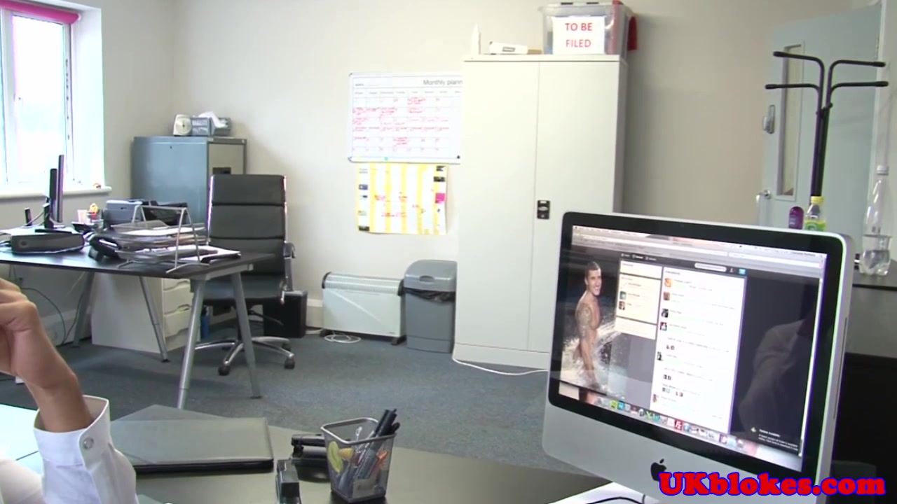 Ripped office hunk rims and assfucks jock