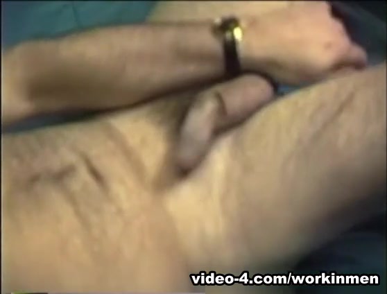 Amateur Mature Man Mark Jacks Off and Cums - WorkinMenXxx