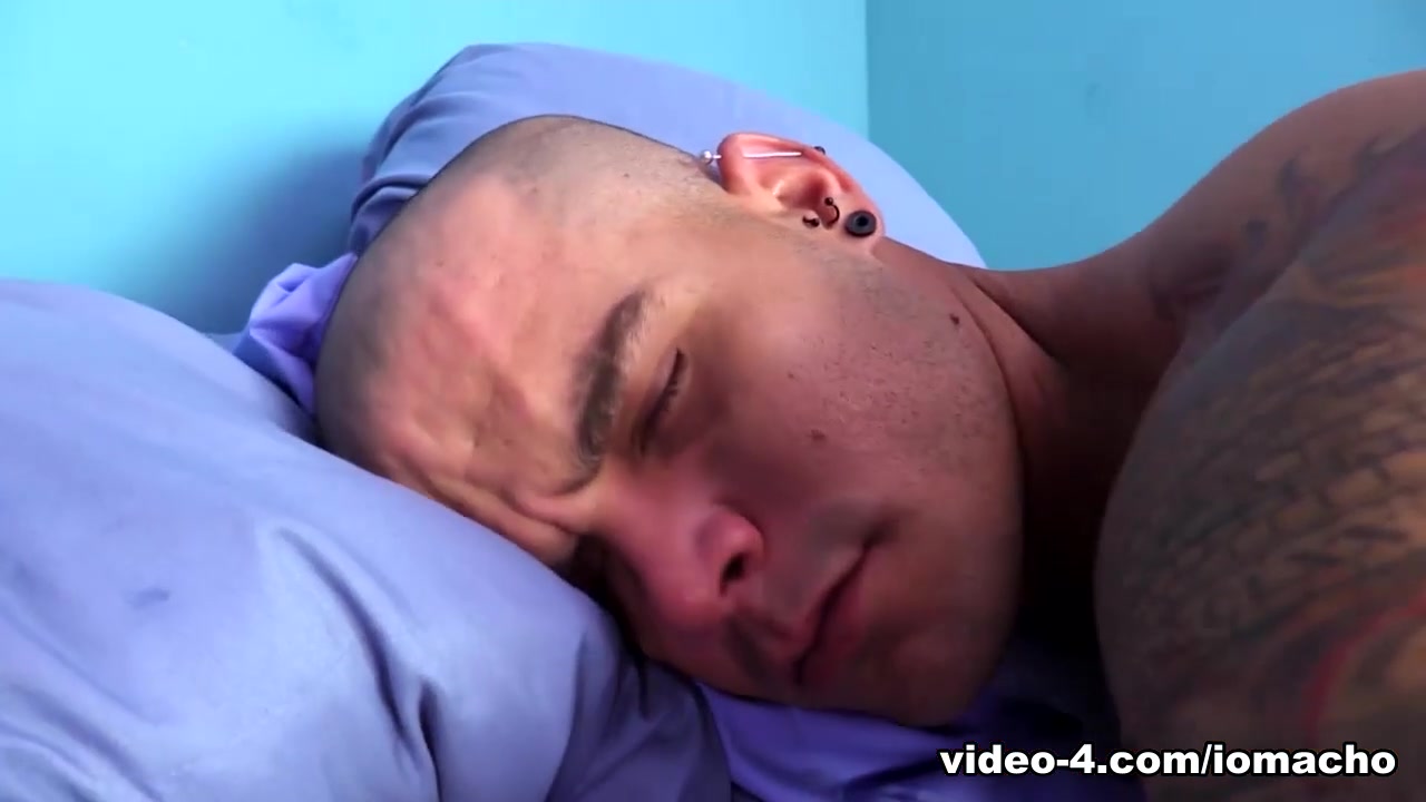 Hung Latino Oscar Jacking Off - IoMacho