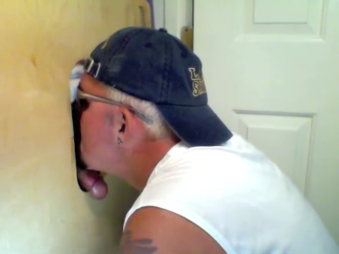 Friendly Face Gets Dick Sucked At Gloryhole - GloryholeHookups