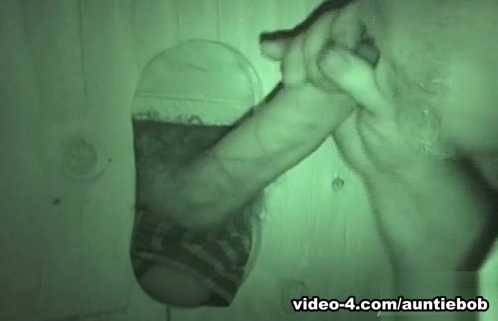 Amateur Gloryhole Cock Suck - AuntieBob