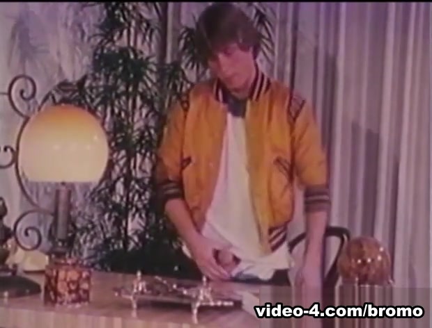 Kip Noll & Lee Marlin in Room Mates Scene 3 - Bromo