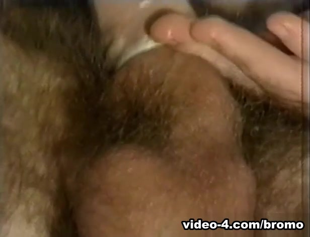 Jeff Brent & Ron Hunter in Hair Klub For Men Only Scene 3 - Bromo