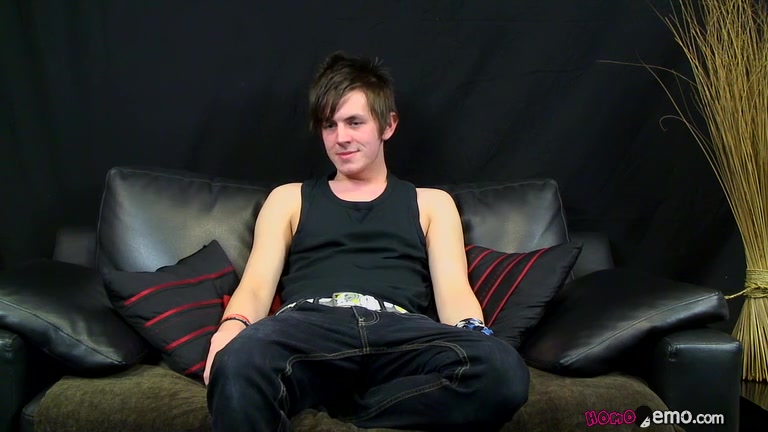 Zackarry Delivers The Juice In His Debut Wank - Zackarry Starr