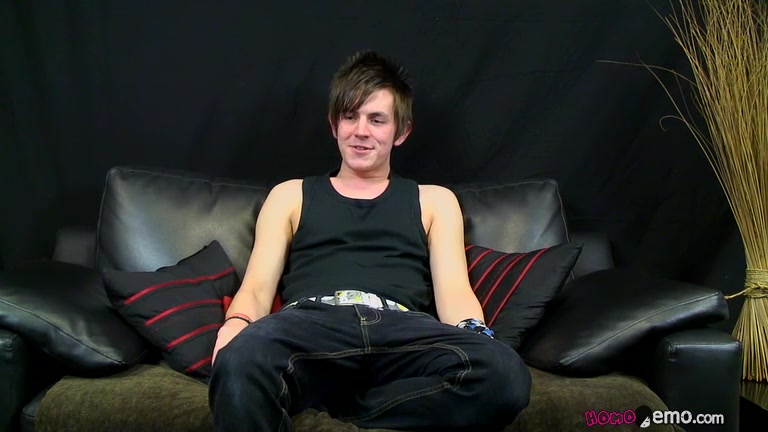 Zackarry Delivers The Juice In His Debut Wank - Zackarry Starr