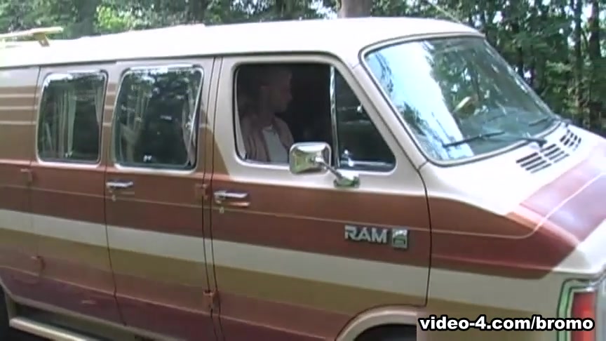 Fag Wagon scene 4 - Bromo