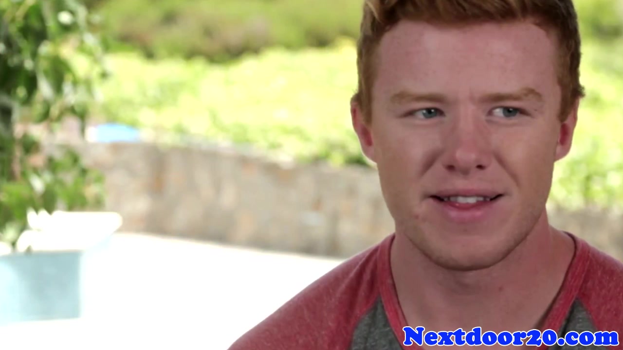 Ginger hunk jerking off in sexy solo scene