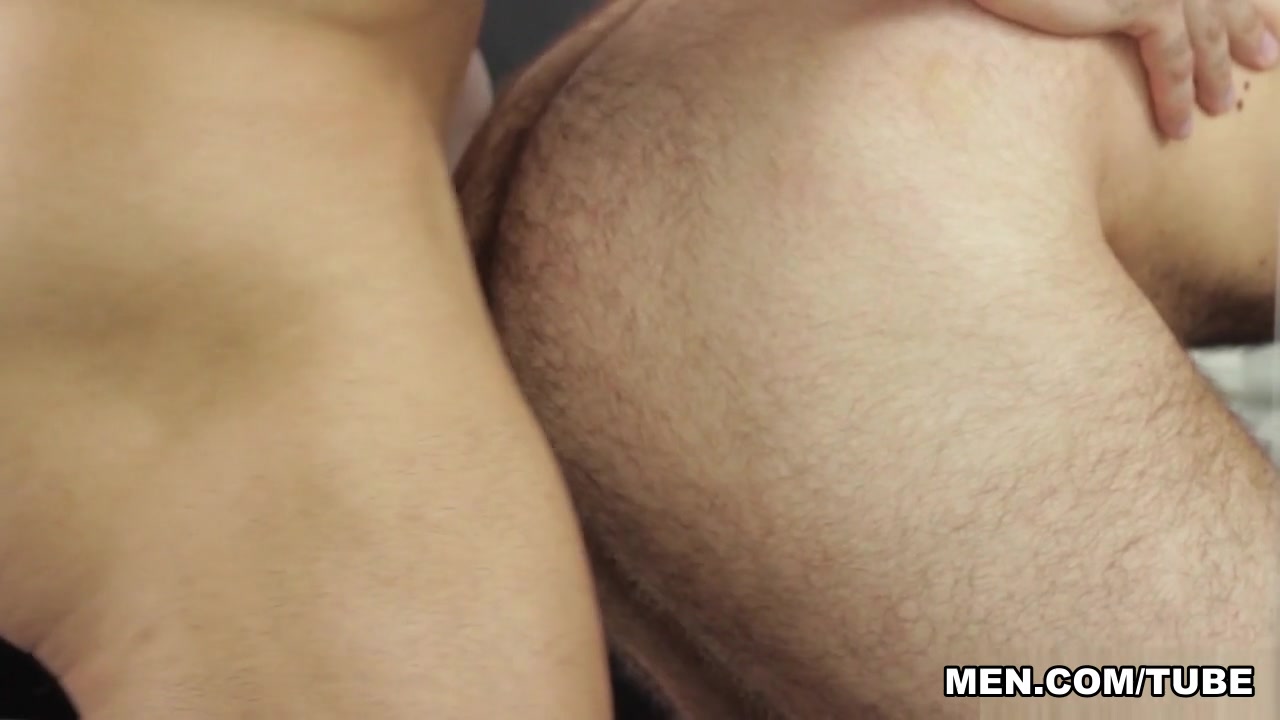 Dakota Vice & Flex in Find The Mole 2 - TheGayOffice