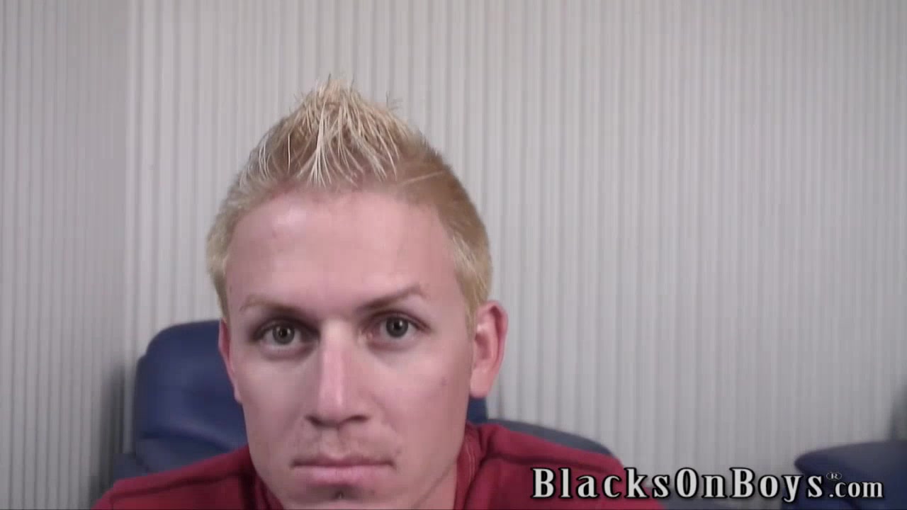 Blonde mohawk guy gets gangbanged by black thugs
